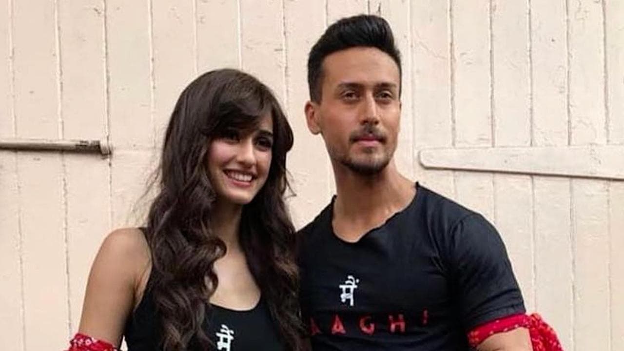 Tiger Shroff और उनकी बहन Krishna के साथ डिनर करने पहुंचीं Disha Patani, हॉट अंदाज में बरपाया कहर
