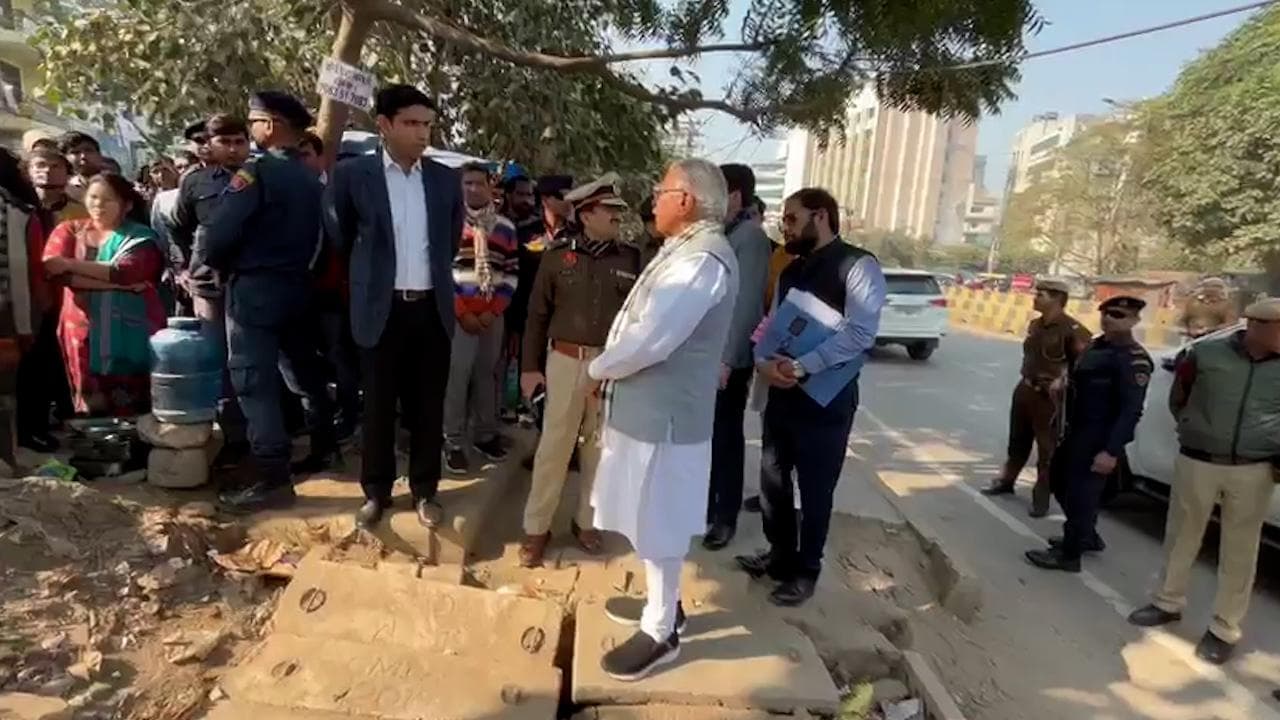 CM Khattar orders salary cut for officers over poor cleanliness in Gurugram