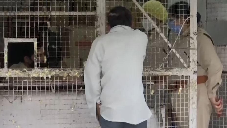 Corona Vaccine के दोनों डोज़ लेने पर MP के मंदसौर में 10% सस्ती मिलेगी शराब !