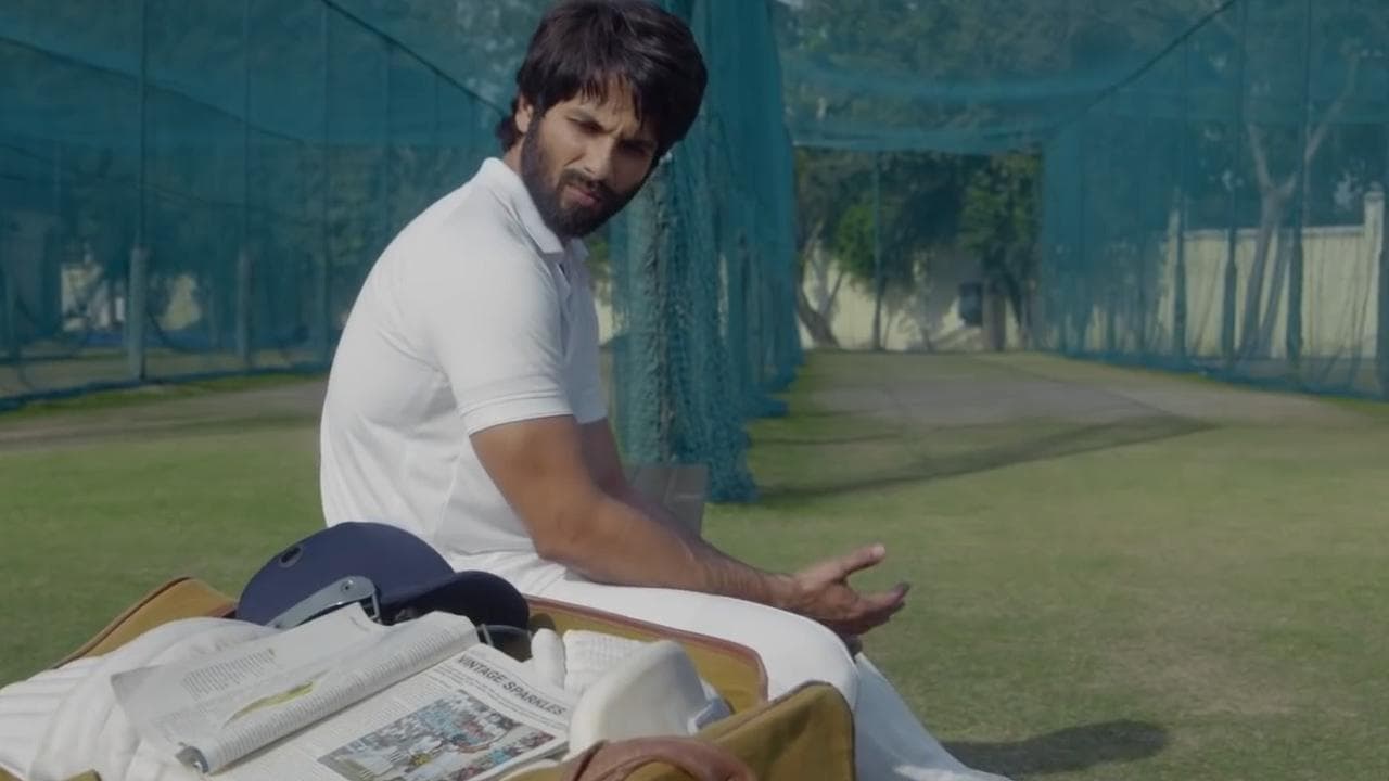 Jersey Song Mehram Out: जर्सी के गाना ‘मेहरम’ रिलीज, अपने सपनों को दूसरा मौका देते नजर आए शाहिद कपूर