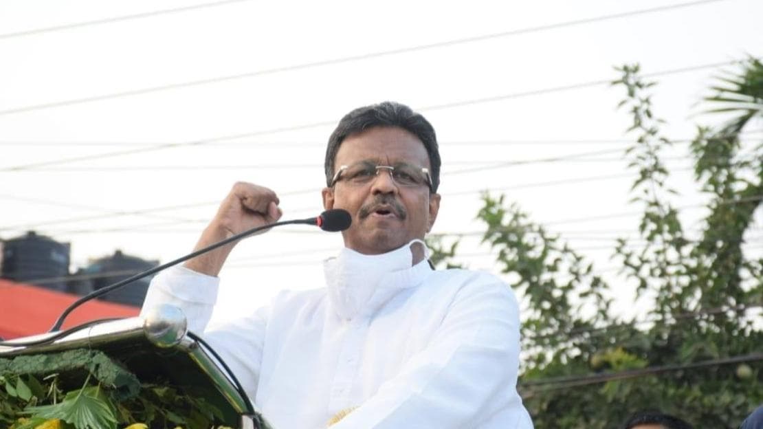 Firhad Hakim: শপথ নিয়ে কলকাতার প্রধান সেবক হওয়ার বার্তা ফিরহাদ হাকিমের