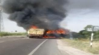 Rajasthan के बाड़मेर में बस-टैंकर की भीषण टक्कर, 11 मुसाफिरों की मौत