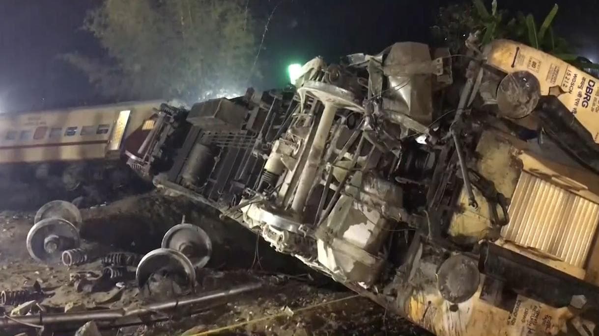 Bikaner-Guwahati Express: শিলিগুড়িতে আনার পথে ফের লাইনচ্যূত বিকানের-গুয়াহাটি এক্সপ্রেসের ইঞ্জিন  