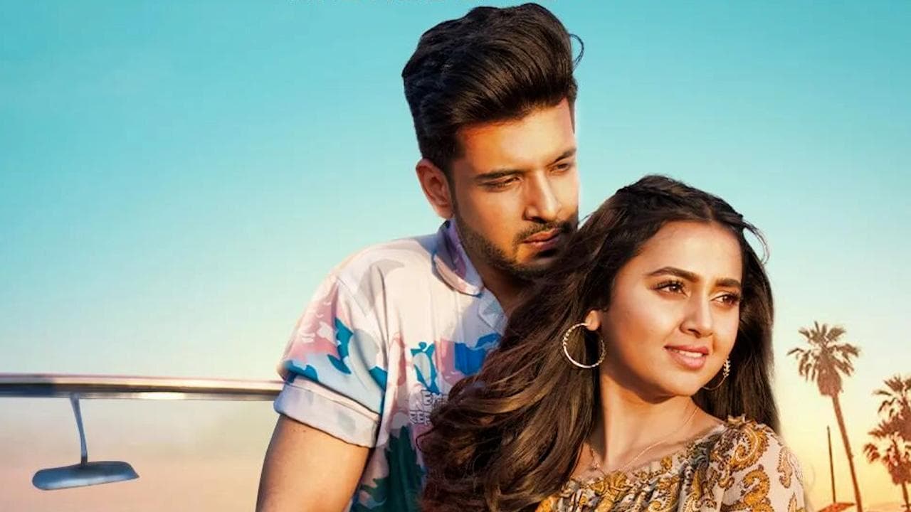 Karan Kundra और Tejasswi Prakash की ऑन स्क्रीन केमिस्ट्री मचा रही है धमाल, गाने ने बनाया ये Record