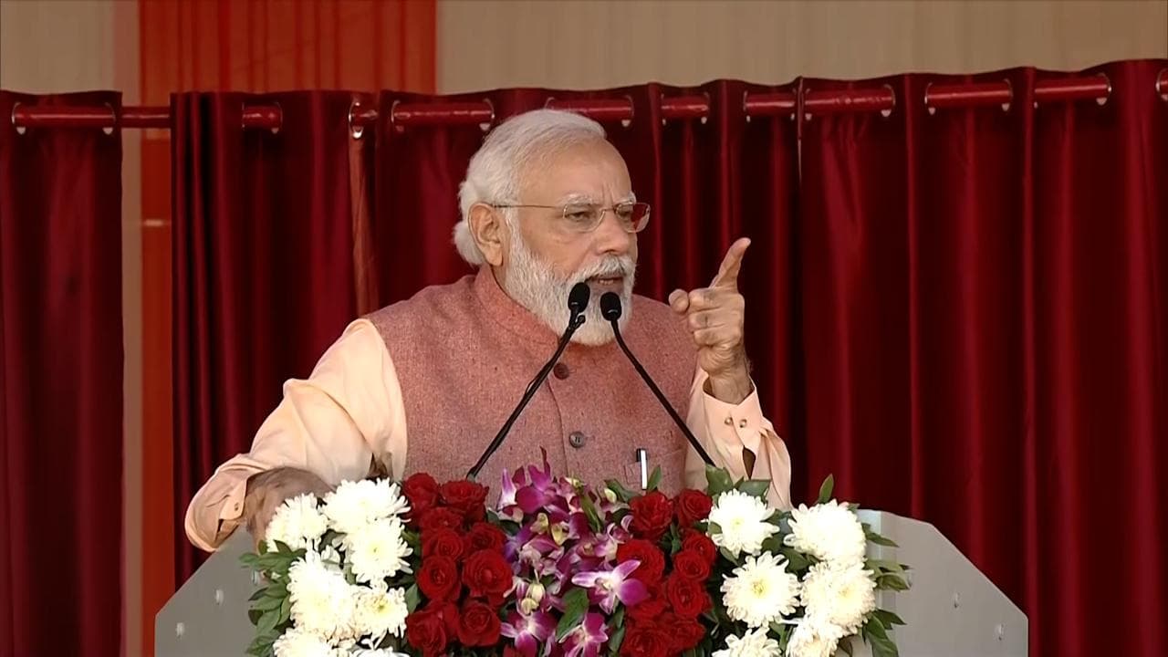 देहरादून में PM मोदी बोले- डबल इंजन सरकार उत्तराखंड में बहा रही है विकास की गंगा