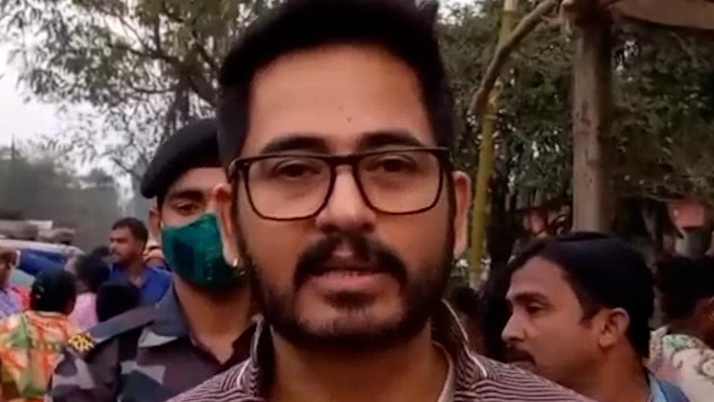 Hiran Chatterjee: দিলীপের প্রতি ক্ষোভ, বিজেপির হোয়াটসঅ্যাপ গ্রুপ ছাড়লেন হিরণ