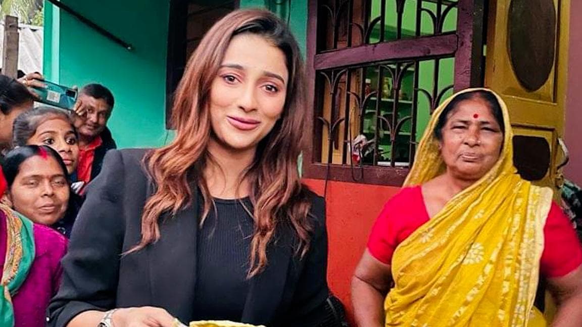 Sayantika: বাঁকুড়া থেকে ফেরার পথে সায়ন্তিকার গাড়িতে লরির ধাক্কা, আহত অভিনেত্রী-নেত্রী