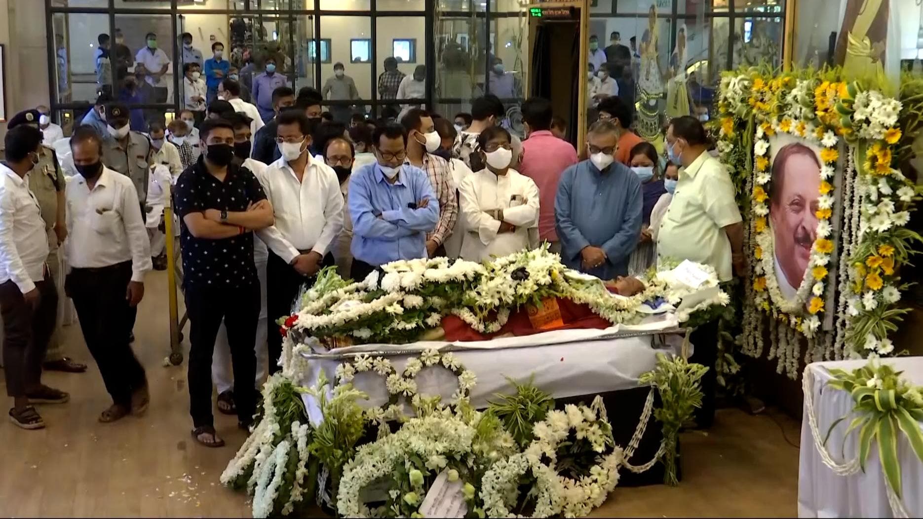 Subrata Mukherjee passed away:সুব্রত মুখোপাধ্যায়ের মরদেহ নিয়ে আসা হল রবীন্দ্র সদনে 