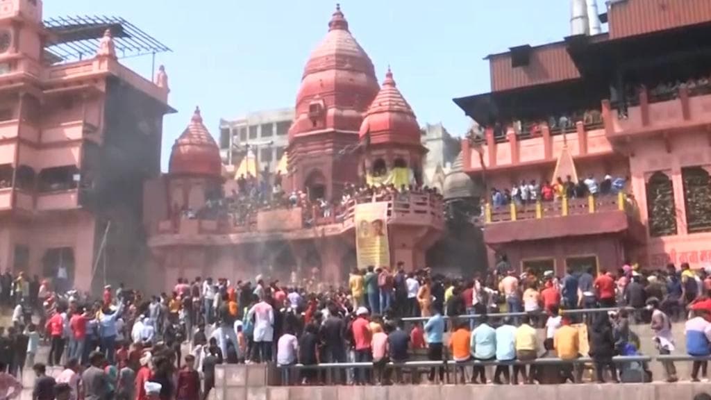 Holi 2024: রং নয়, চিতার ভস্ম দিয়ে হোলি উদযাপন হয় এখানে...