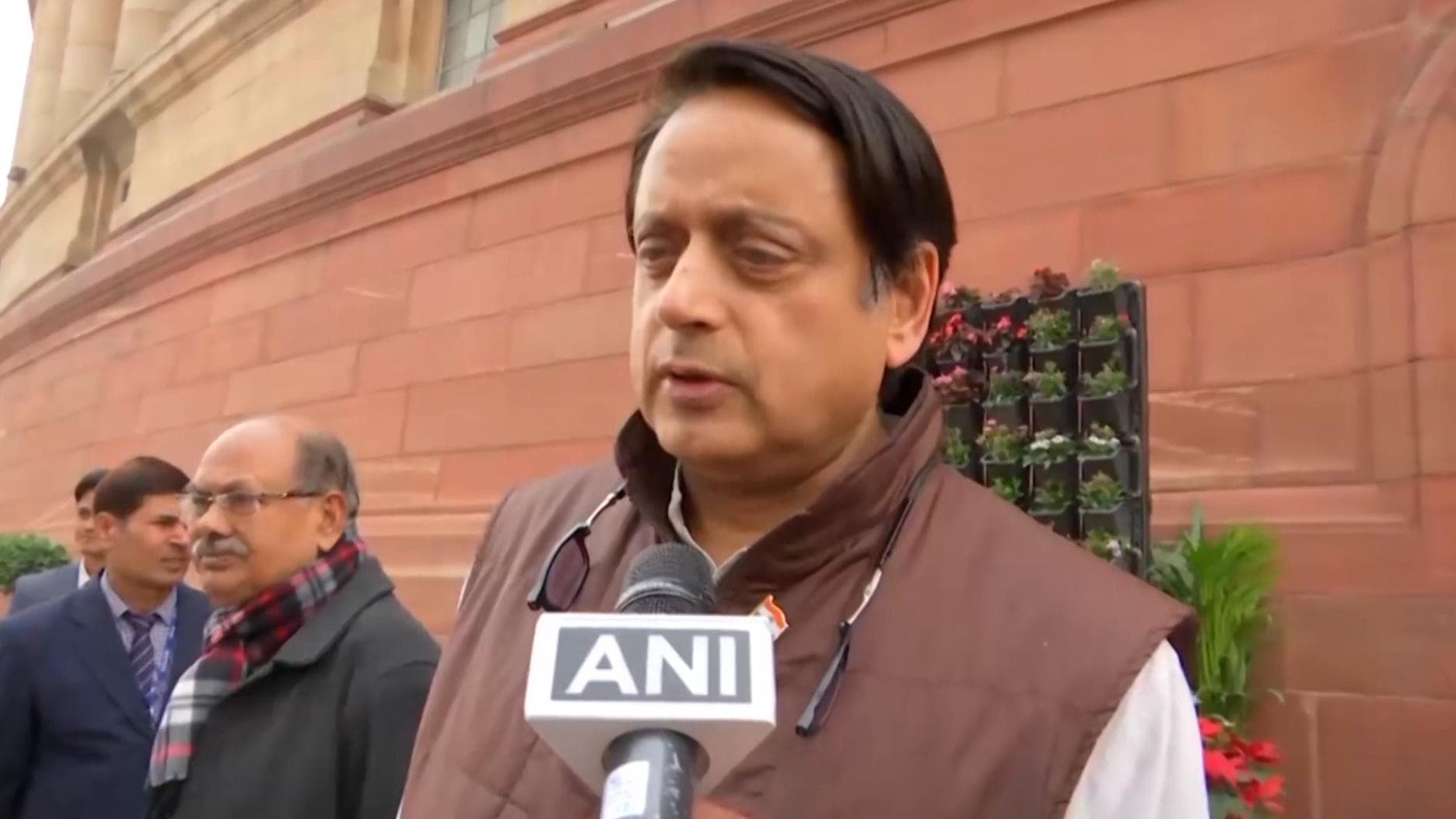 Tharoor-led Parliamentary panel to govt: form Media Council with statutory powers 