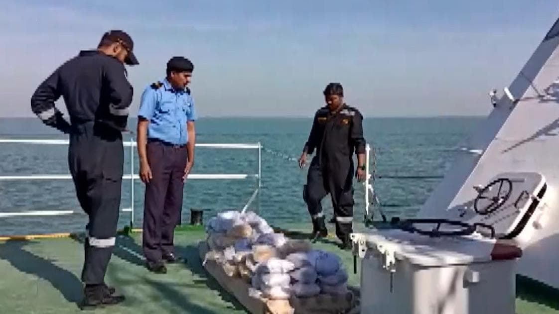 Pakistani boat with heroin worth Rs 400 cr captured off Gujarat coast
