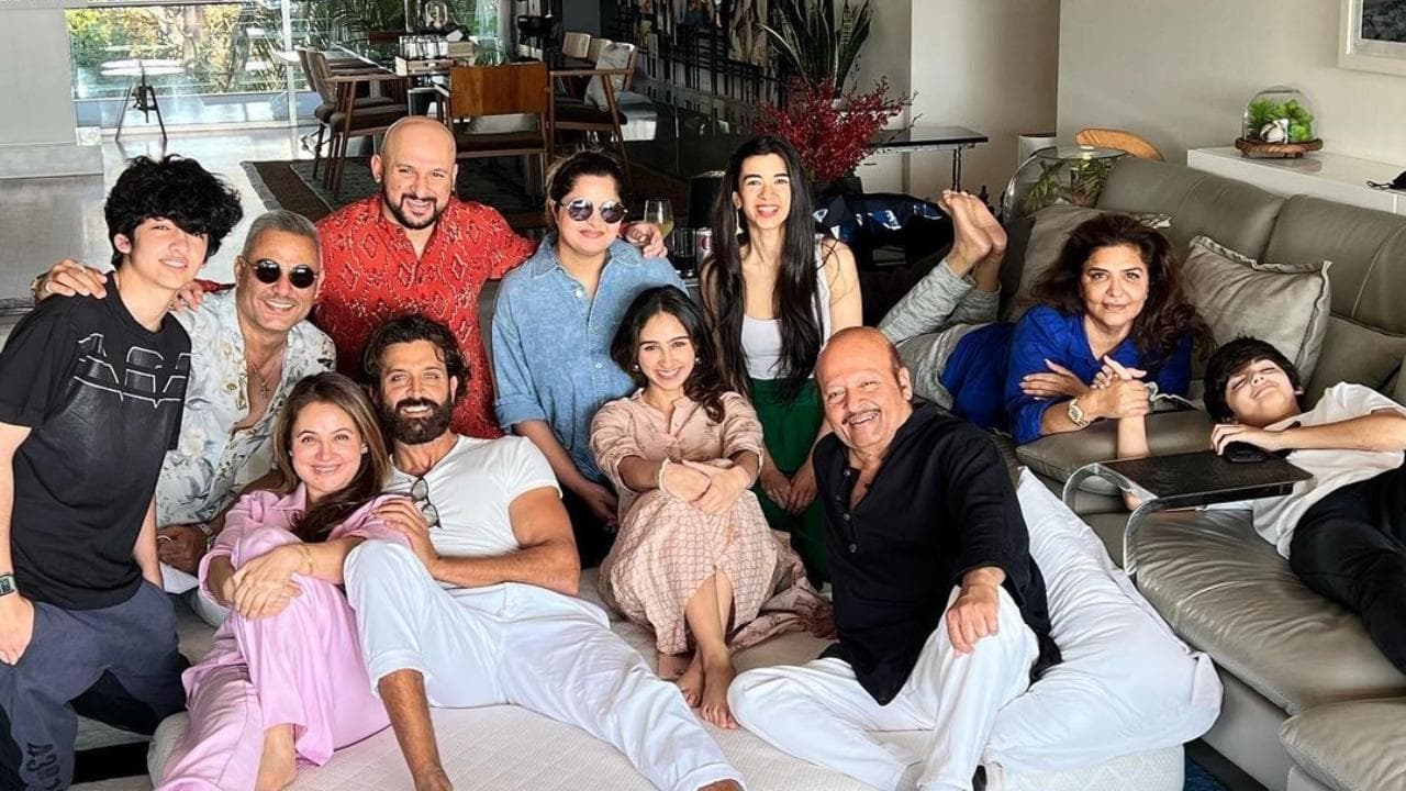 Hrithik's rumoured girlfriend Saba Azad spent her Sunday with the Roshans