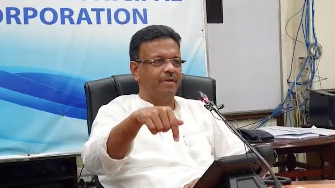 Bus Fare : বাস ভাড়া বাড়ানোর দাবি বাস সিন্ডিকেটের, ভাড়া বেশি নিলে যাত্রীদের এফআইআরের পরামর্শ ফিরহাদের