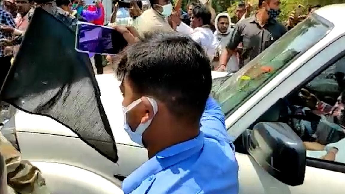 Sukanta Majumder: সুকান্ত মজুমদারকে দেখানো হল কালো পতাকা, পাল্টা প্রতিবাদে রাজ্য সড়ক অবরোধ বিজেপির