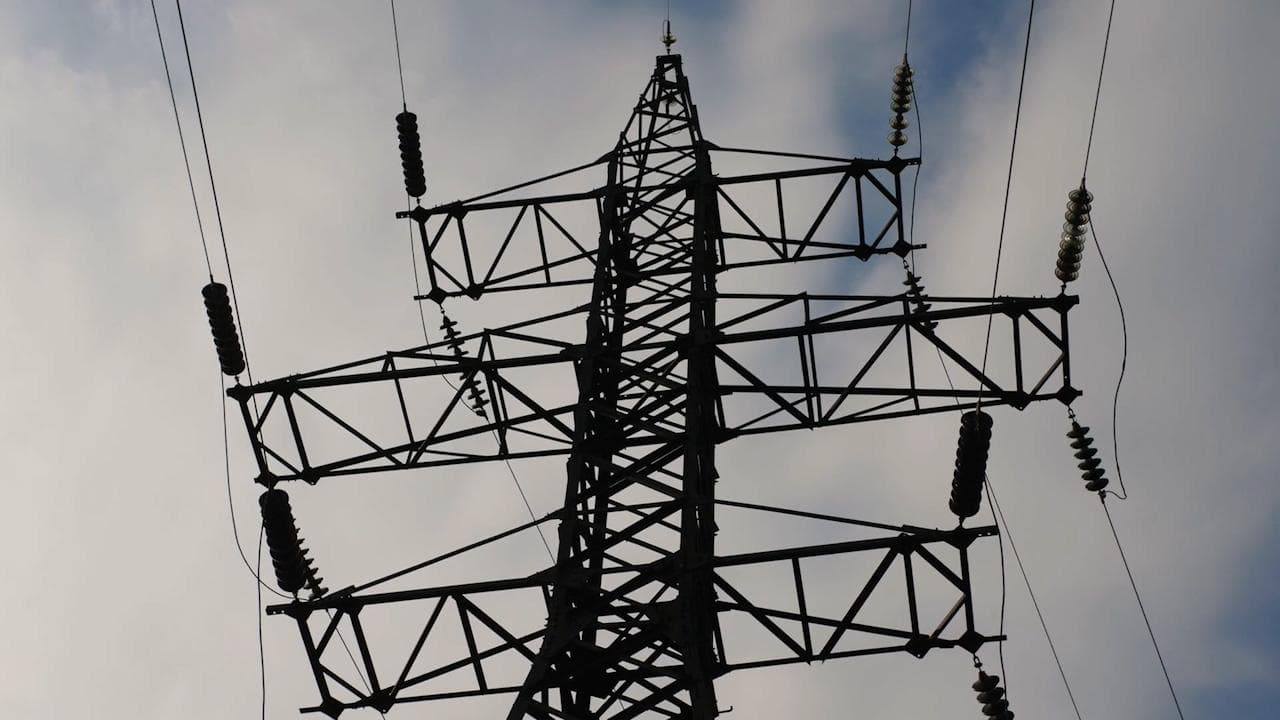 Khattar: transmission firms to cover pole shifting costs in road widening