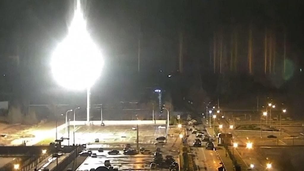 Ukraine crisis: রাশিয়ার হামলা, দাউ দাউ করে জ্বলছে ইউরোপের সর্ববৃহৎ পারমাণবিক বিদ্যুৎকেন্দ্র