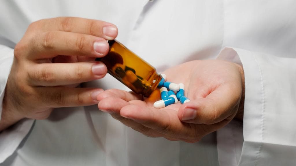 Covid-19: কয়েক মাসের মধ্যেই বাজারে আসবে করোনার ট্যাবলেট, প্রস্তুতি শেষ পর্যায়ে