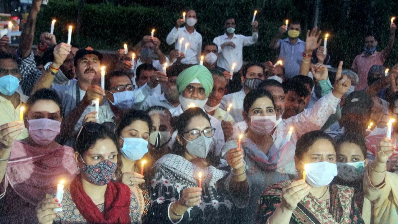 Two more target killings in Kashmir: big story in 5 points