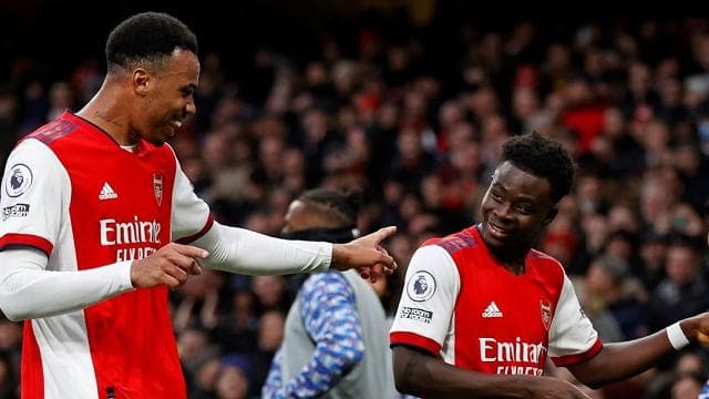 Premier League: Arsenal beat Brentford 2-1 to keep their top-four finish hopes alive