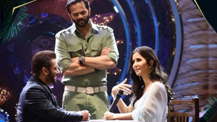 Bigg Boss 15 Weekend Ka Vaar - सलमान खान का फूटा गुस्सा, अकासा सिंह हुईं घर से बेघर