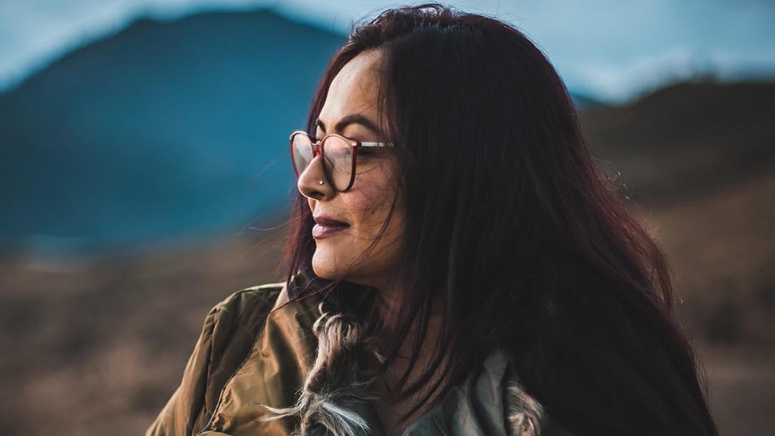 Sreelekha Mitra : পোষ্যদের বিষ খাইয়ে মেরে ফেলার হুমকি, ফেসবুক লাইভে অঝোরে কাঁদলেন শ্রীলেখা