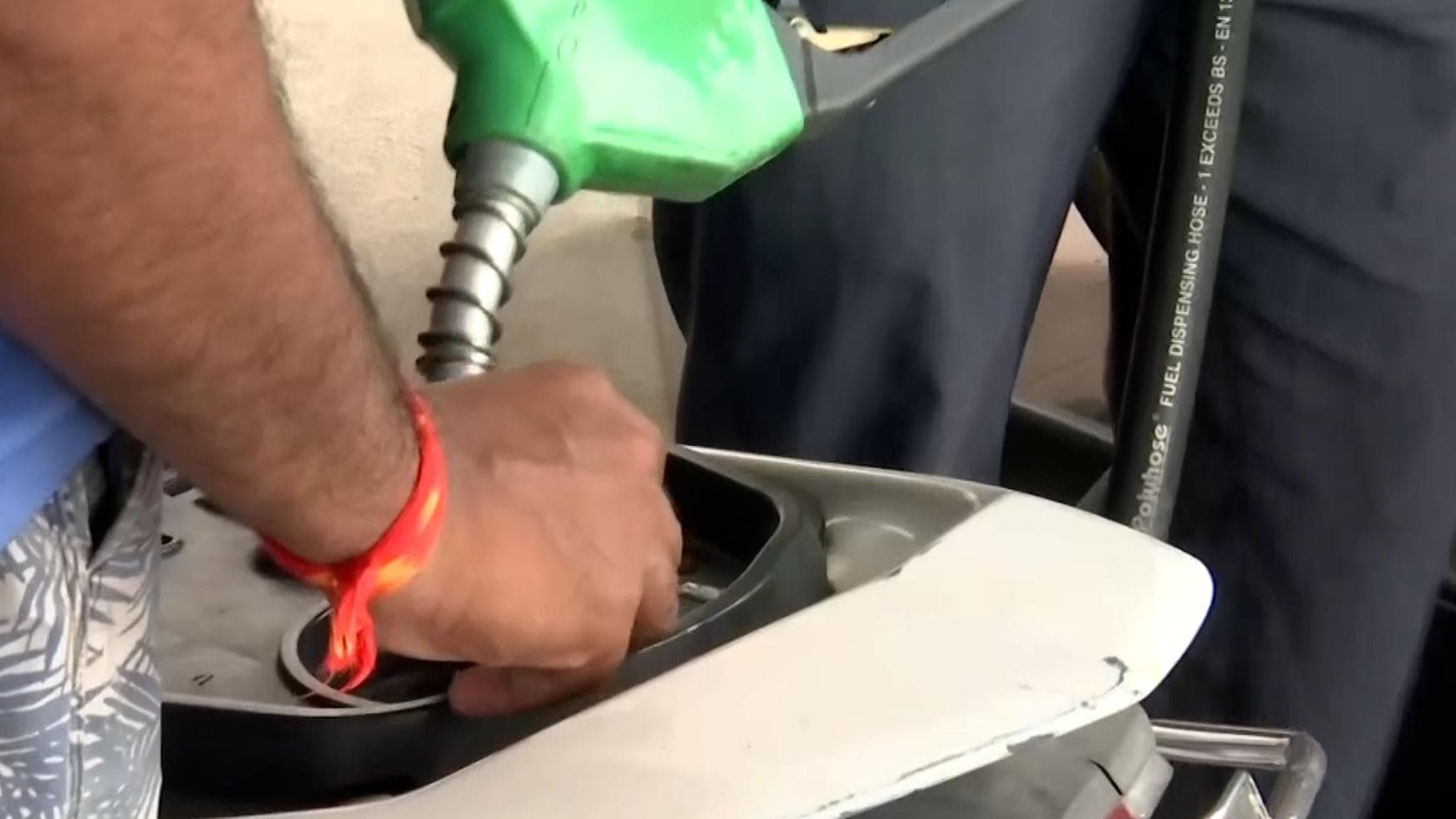 Petrol-Diesel : আপনি কি জানেন বিমানের জ্বালানির থেকেও দামি আপনার বাইকের তেল ?