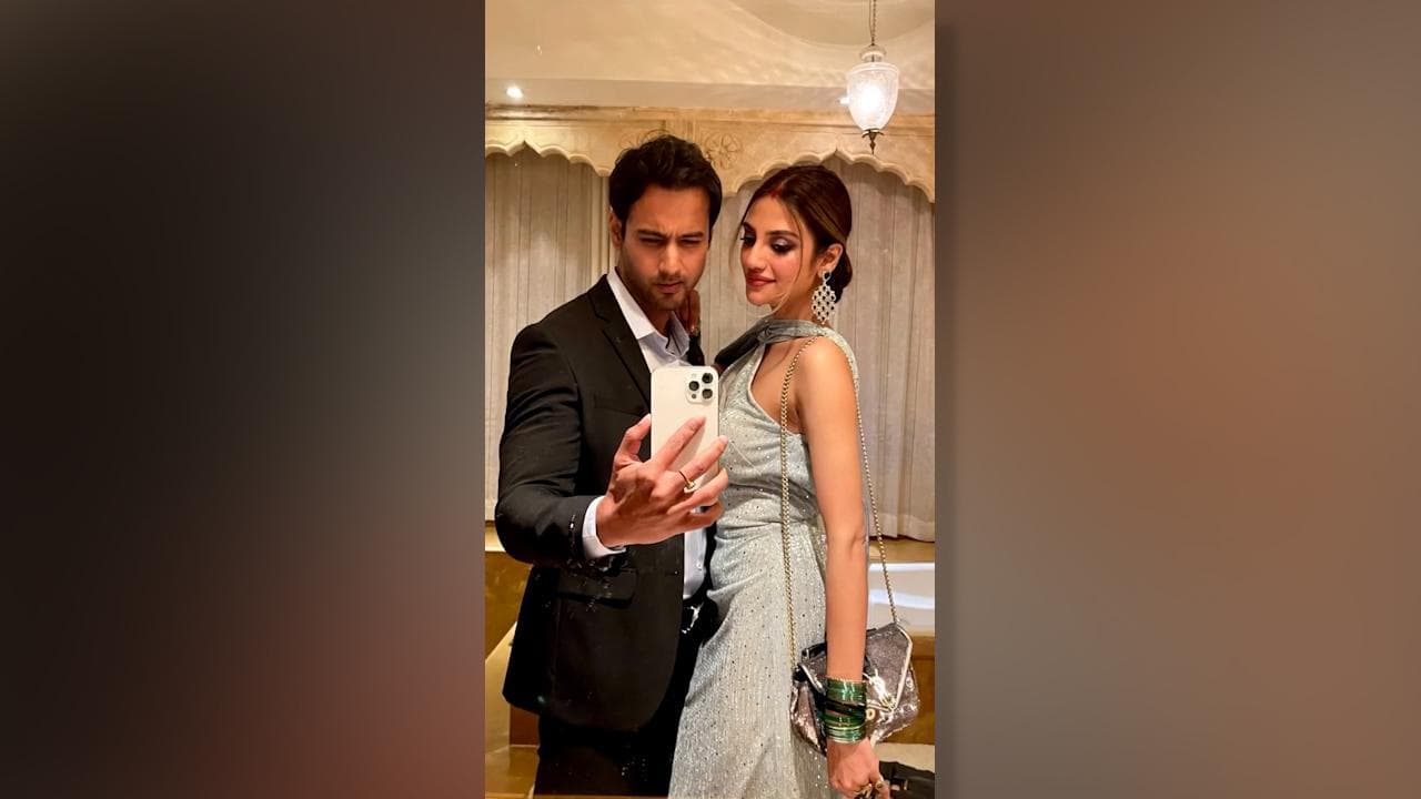 Nusrat Jahan: নুসরতের প্রেম দিবস, 'ভ্যালেন্টাইন' যশের সঙ্গে অন্তরঙ্গ মুহূর্তের ছবি শেয়ার ইন্সটায়