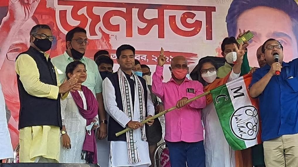 TMC में शामिल हुए BJP नेता राजीव बनर्जी, अभिषेक बनर्जी की मौजूदगी में थामा पार्टी का दामन