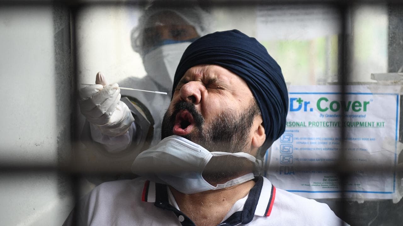 India Covid Update : দেশে গত ২৪ ঘণ্টায় কোভিডে আক্রান্ত ১০,৪৮৮ জন, মৃত ৩১৩