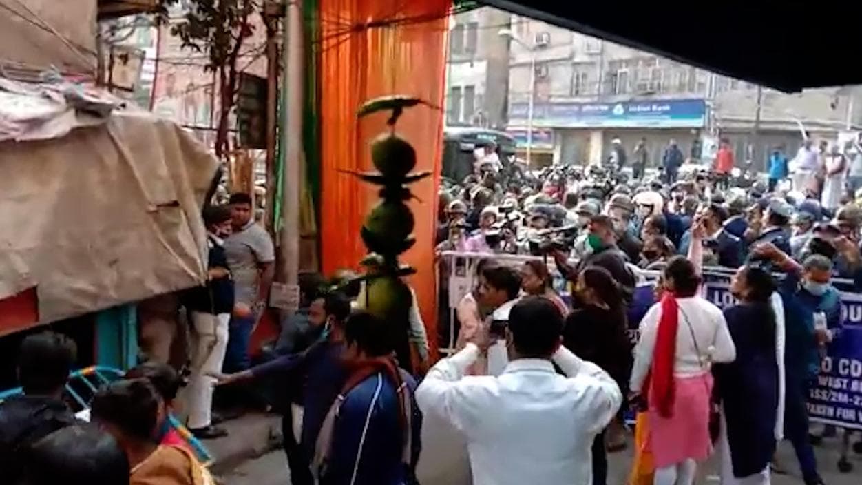 KMC Election 2021: কলকাতা পুরভোটে সন্ত্রাস নিয়ে বিজেপির মিছিলে ধুন্ধুমার, চলে পুলিশের সঙ্গে ধস্তাধস্তি