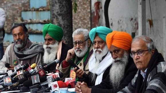 Farm Laws: सिंघु बॉर्डर पर शनिवार को संयुक्त किसान मोर्चा की अहम बैठक, आगे की रणनीति पर होगा फैसला 