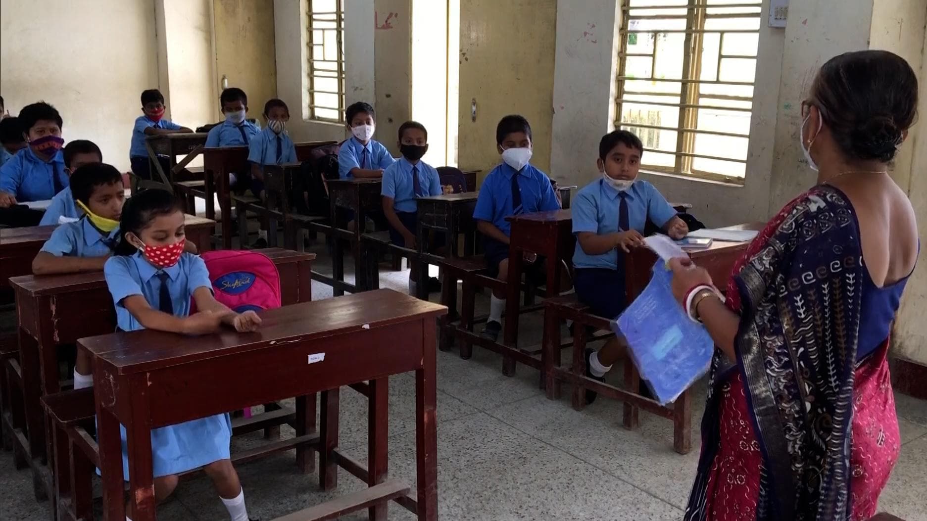 Education department issues guideline: ১৬ নভেম্বর থেকে খুলছে স্কুল, করোনা সতর্কতায় জারি একাধিক বিধিনিষেধ