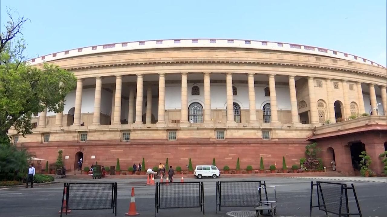 Budget Session: বাজেট অধিবেশনের প্রথম দু’দিন থাকবে না প্রশ্নোত্তর পর্ব, নয়া আচরণ বিধিতে বিরোধীদের ক্ষোভ