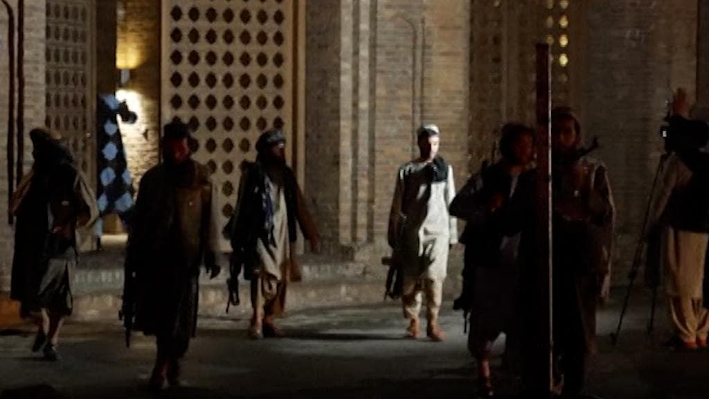 Blast in Kabul: काबुल में मस्जिद के बाहर बड़ा बम धमाका, कई लोगों के मारे जाने की खबर