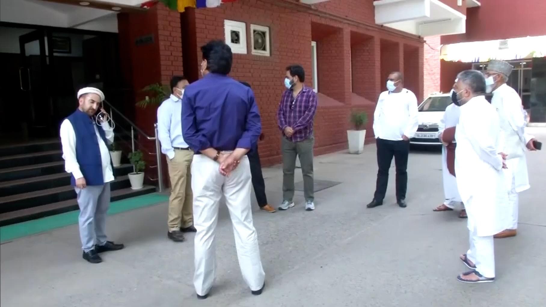 Leaders from Kargil meet MoS Home, demand statehood & restoration of Article 370 for Ladakh