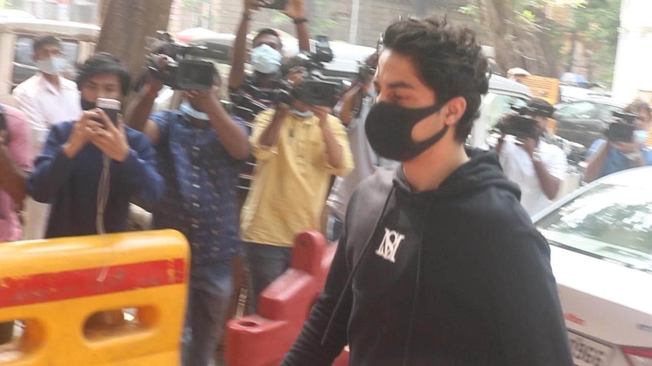 Aryan Khan ने NCB दफ्तर में हाजिरी की शर्त को लेकर दिया आवेदन, कोर्ट से मांगी ढील