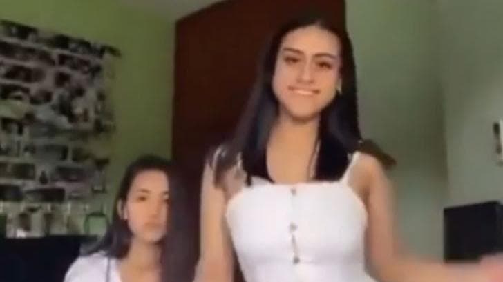 Ajay-Kajol की बेटी Nysa ने वीडियो बनाते हुए दोस्त के चेहरे पर किया वार, फिर हुआ ये