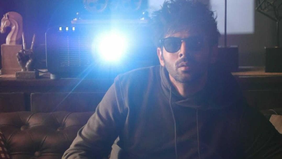 'Dhamaka': अपने ही घर में कैद हुए कार्तिक आर्यन, फिर हुआ ये