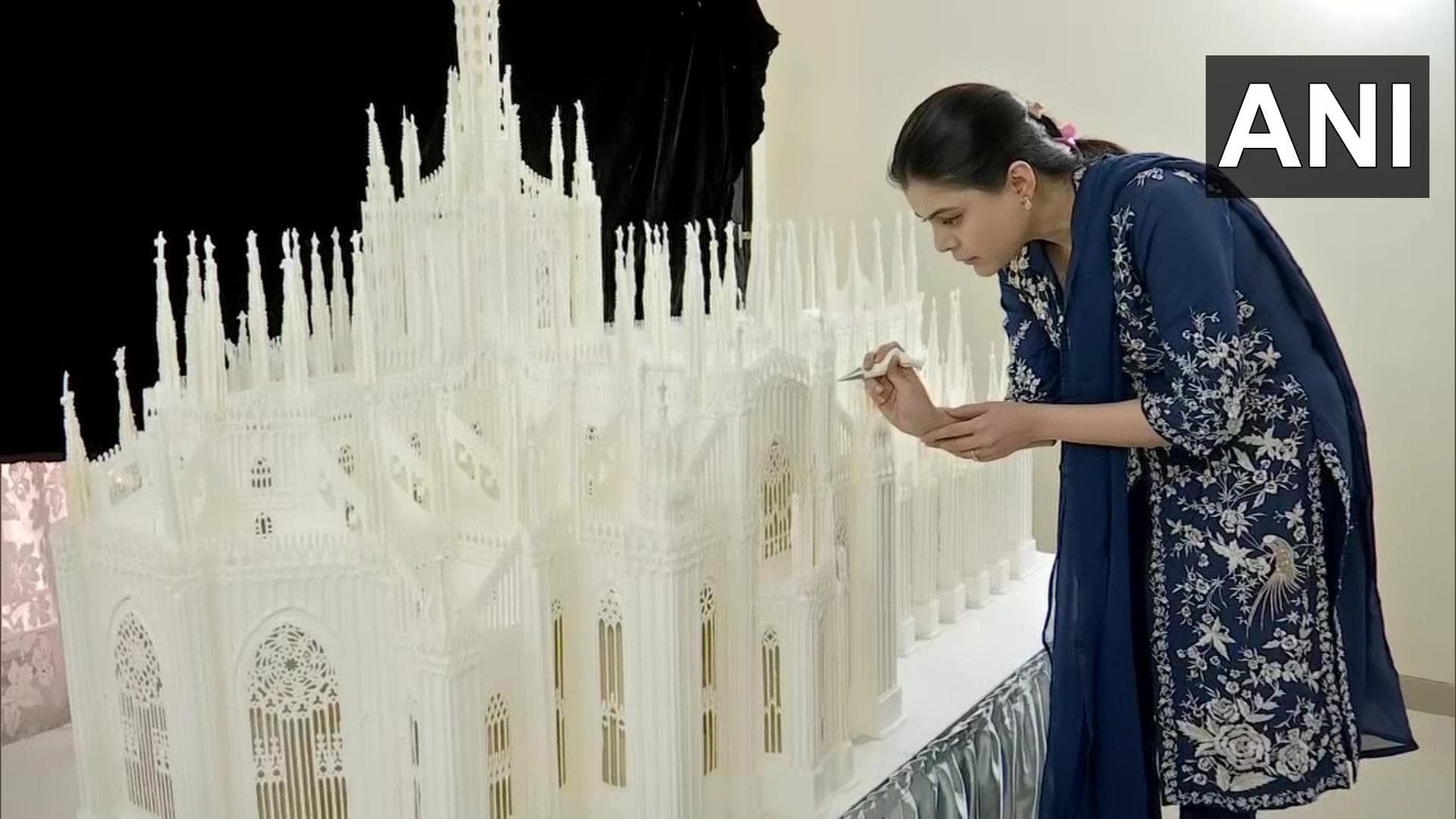 Pune based cake artist sets world record by making 100 kg cake, take a look!