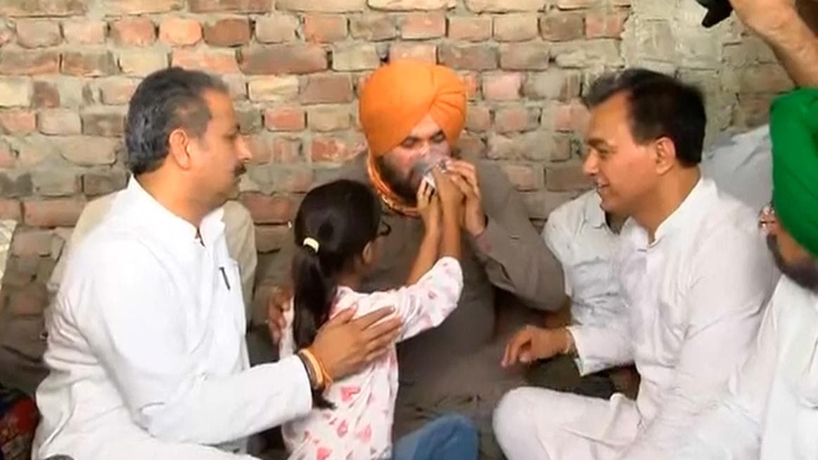 Lakhimpur Kheri Violence: आशीष मिश्रा को पूछताछ के लिए बुलाने पर नवजोत सिंह सिद्धू ने खत्म की भूख हड़ताल