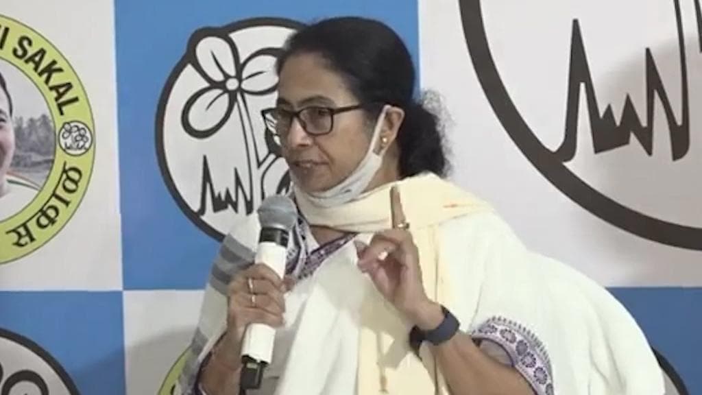 Mamata Banerjee at Goa: ভূমিপুত্ররাই চালাবেন গোয়ার তৃণমূল, ভোটপ্রচারে ফুটবল খেলবেন, জানালেন মমতা