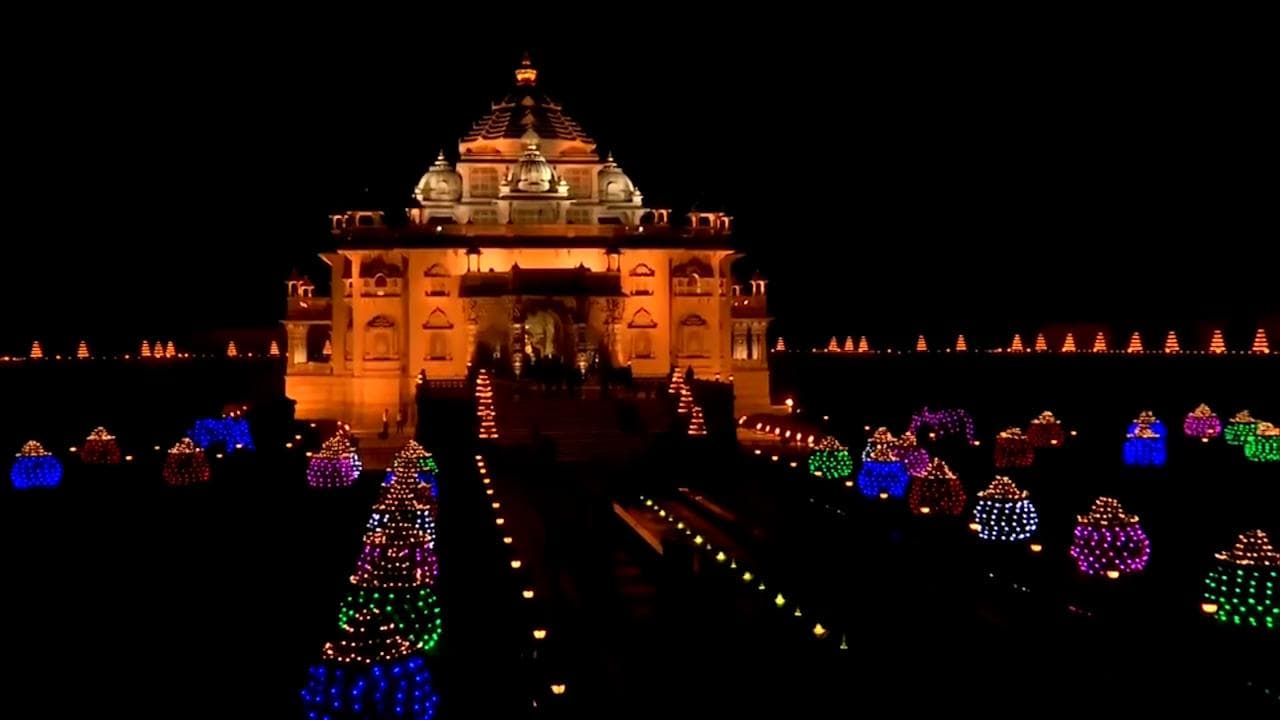India sparkles as Diwali festivities begin