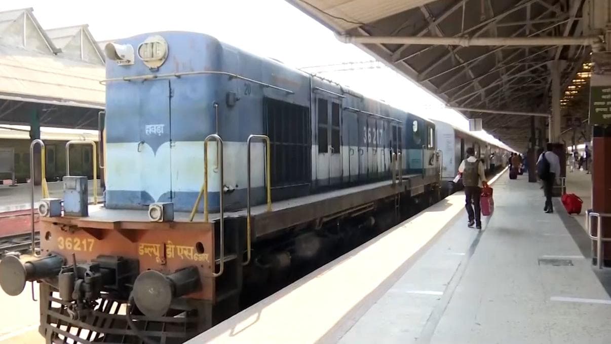 Covid 19 in Eastern Railway: করোনার থাবা রেলে, আক্রান্ত হাজারের বেশি কর্মী, জানাল পূর্ব রেল