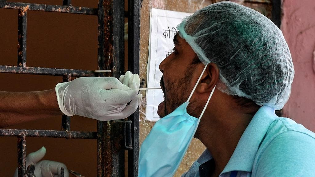 India Covid Update: গত ২৪ ঘণ্টায় দেশে করোনা আক্রান্ত ২৫,৯২০, মৃতের সংখ্যা কমে হল ৪৯২