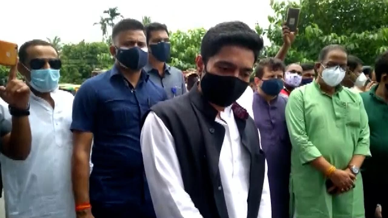 Avishek Banerjee: ভোটারদের বাধা দিলেই দল থেকে বহিষ্কার, পুরভোটের আগে বার্তা অভিষেকের