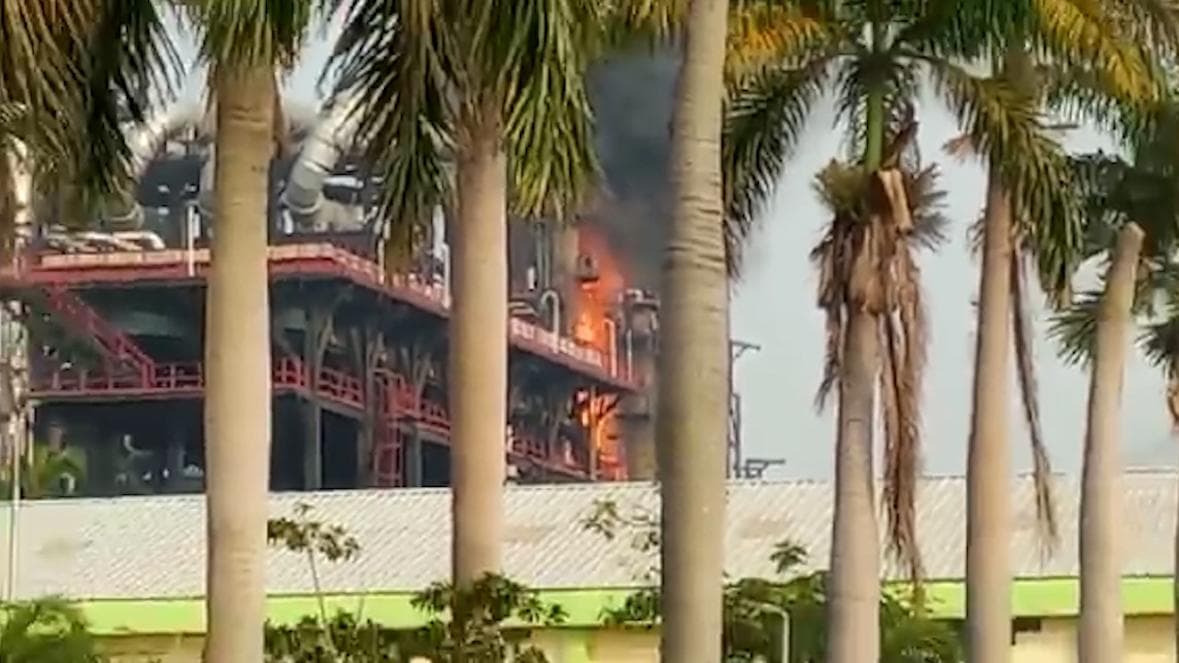 Haldia Fire: হলদিয়া তেল শোধনাগারে আগুন, ঝলসে মৃত ৩