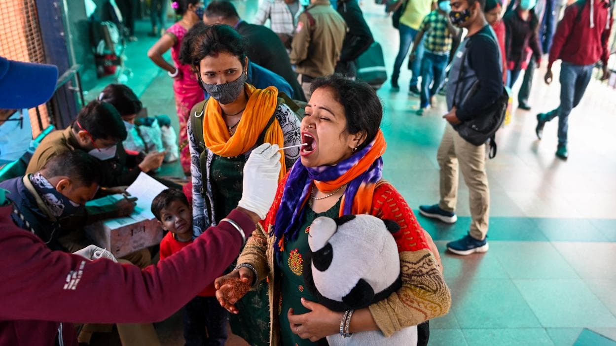 Covid in Bengal: কলকাতা ১৮৭৯, ১২ দিন পর রাজ‍্যের দৈনিক সংক্রমণ ১০ হাজারের নীচে