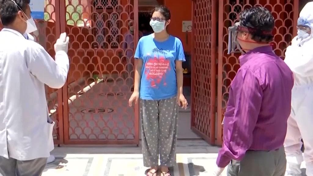 Covid in Bengal: রাজ্যে গত ২৪ ঘণ্টায় কোভিডে আক্রান্ত ৪৩৯, মৃত্যু হয়েছে ১০ জনের 