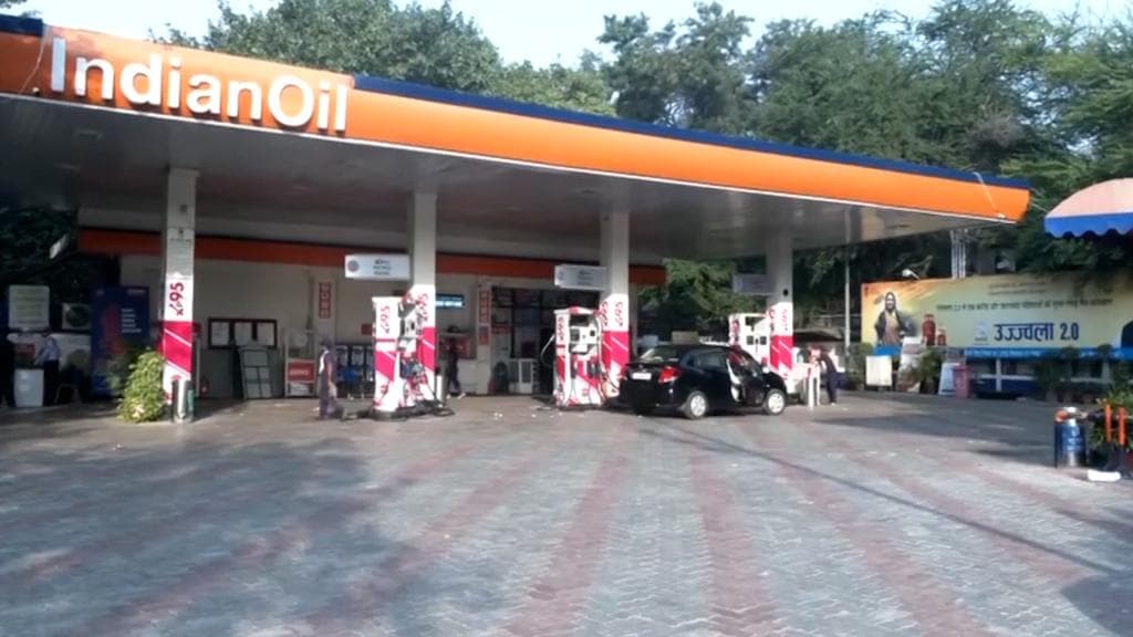 Petrol Price Hike: কলকাতাতেও ১০০ টপকাল ডিজেলের দাম, লাগাতার মূল্যবৃদ্ধির প্রভাব বাজারে