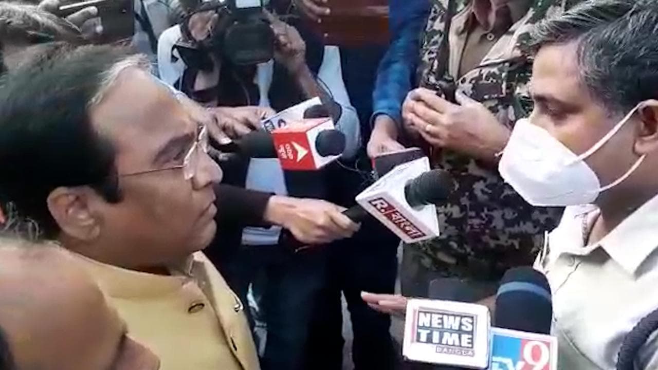 Subhendu Adhikary: শুভেন্দুর বাড়ি ঘেরাও করল বিধাননগর পুলিশ, ভিডিও টুইট করে তীব্র নিন্দা রাজ্যপালের